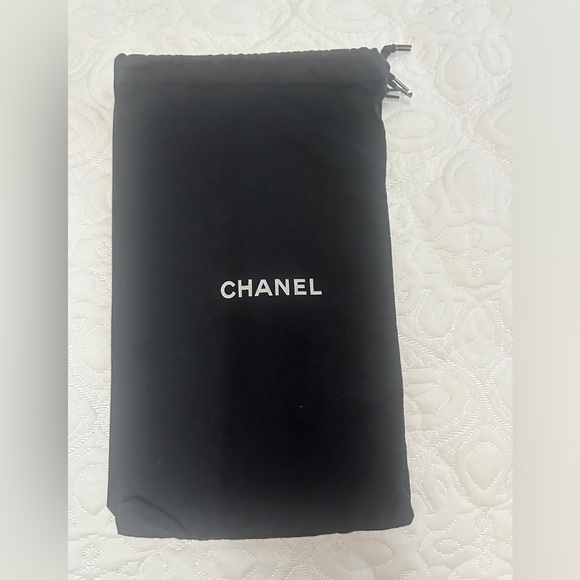 Authentic Chanel Black Protective
Shoe/Handbag Dust Bag - Picture 1 of 4